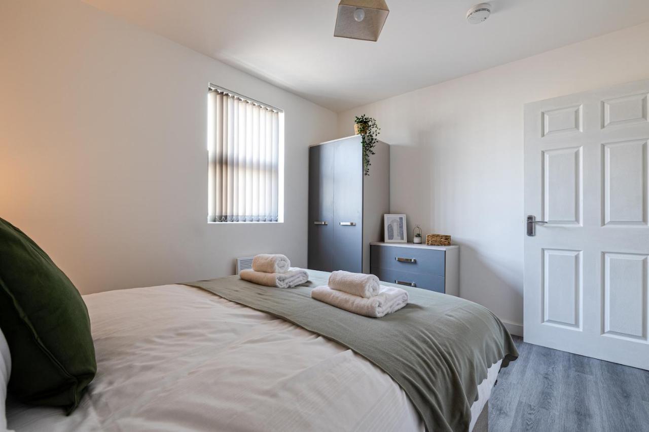 Top Floor Apartment With Private Balcony In Stockport Centre By Hass Haus Buitenkant foto