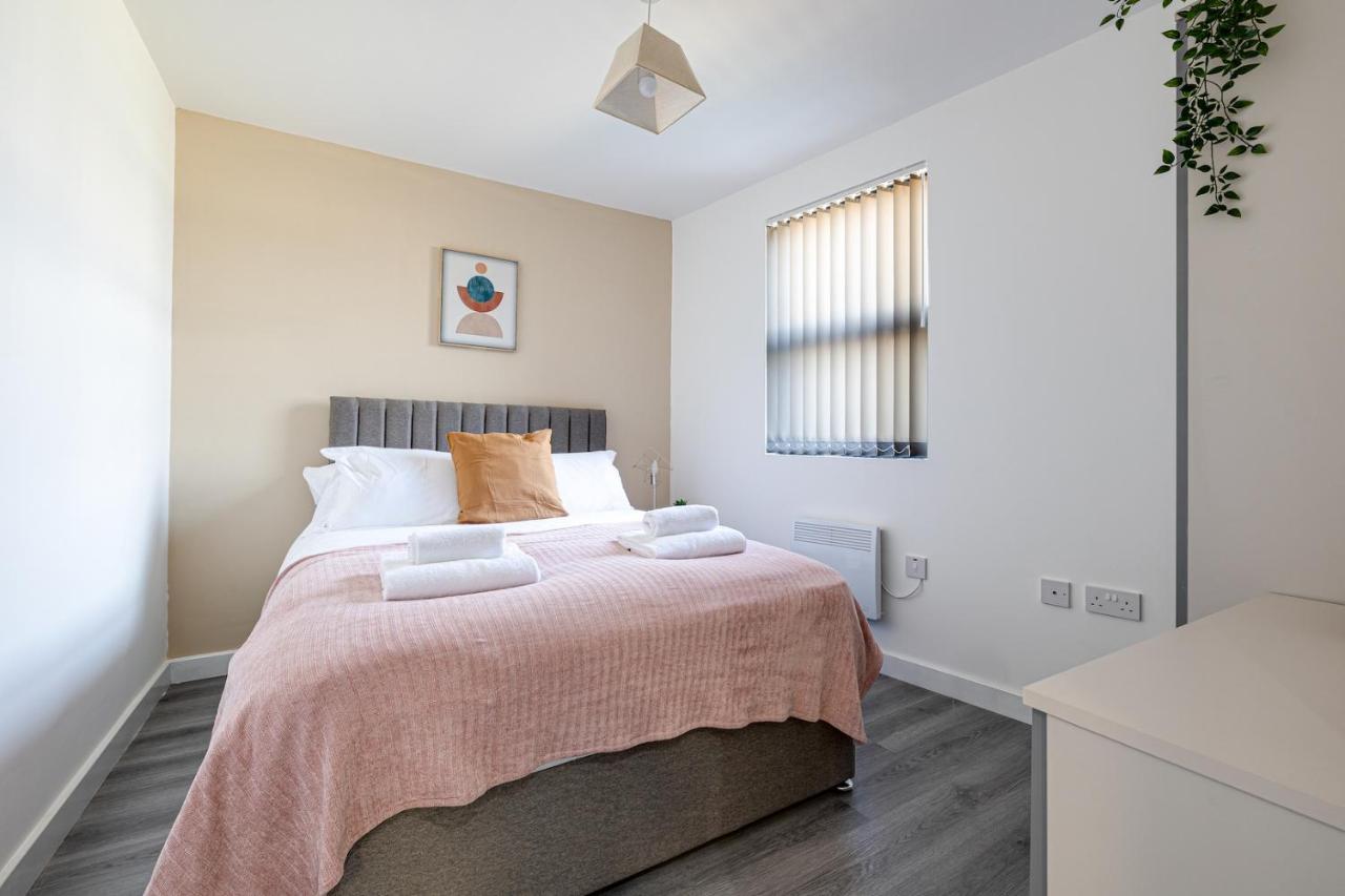 Top Floor Apartment With Private Balcony In Stockport Centre By Hass Haus Buitenkant foto