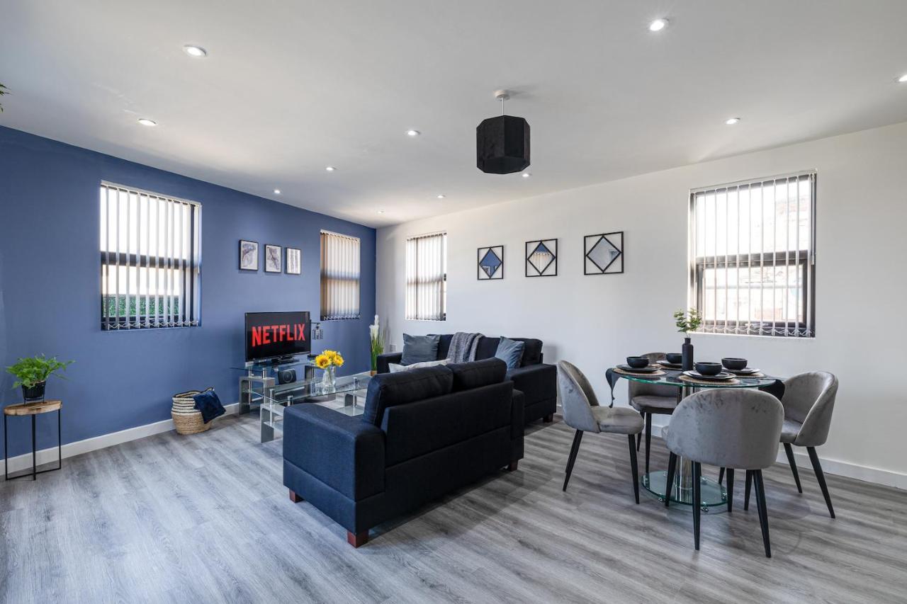 Top Floor Apartment With Private Balcony In Stockport Centre By Hass Haus Buitenkant foto