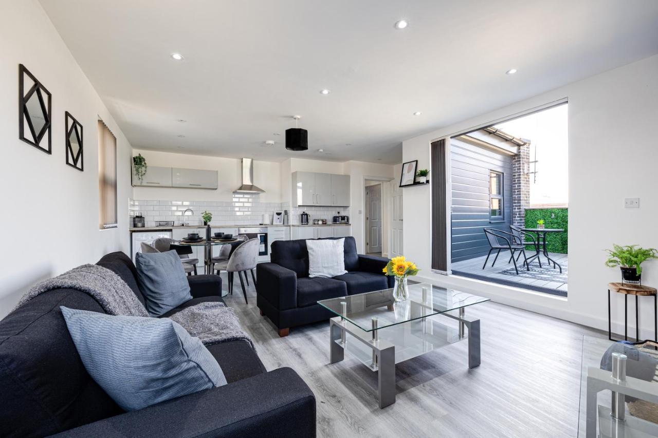 Top Floor Apartment With Private Balcony In Stockport Centre By Hass Haus Buitenkant foto