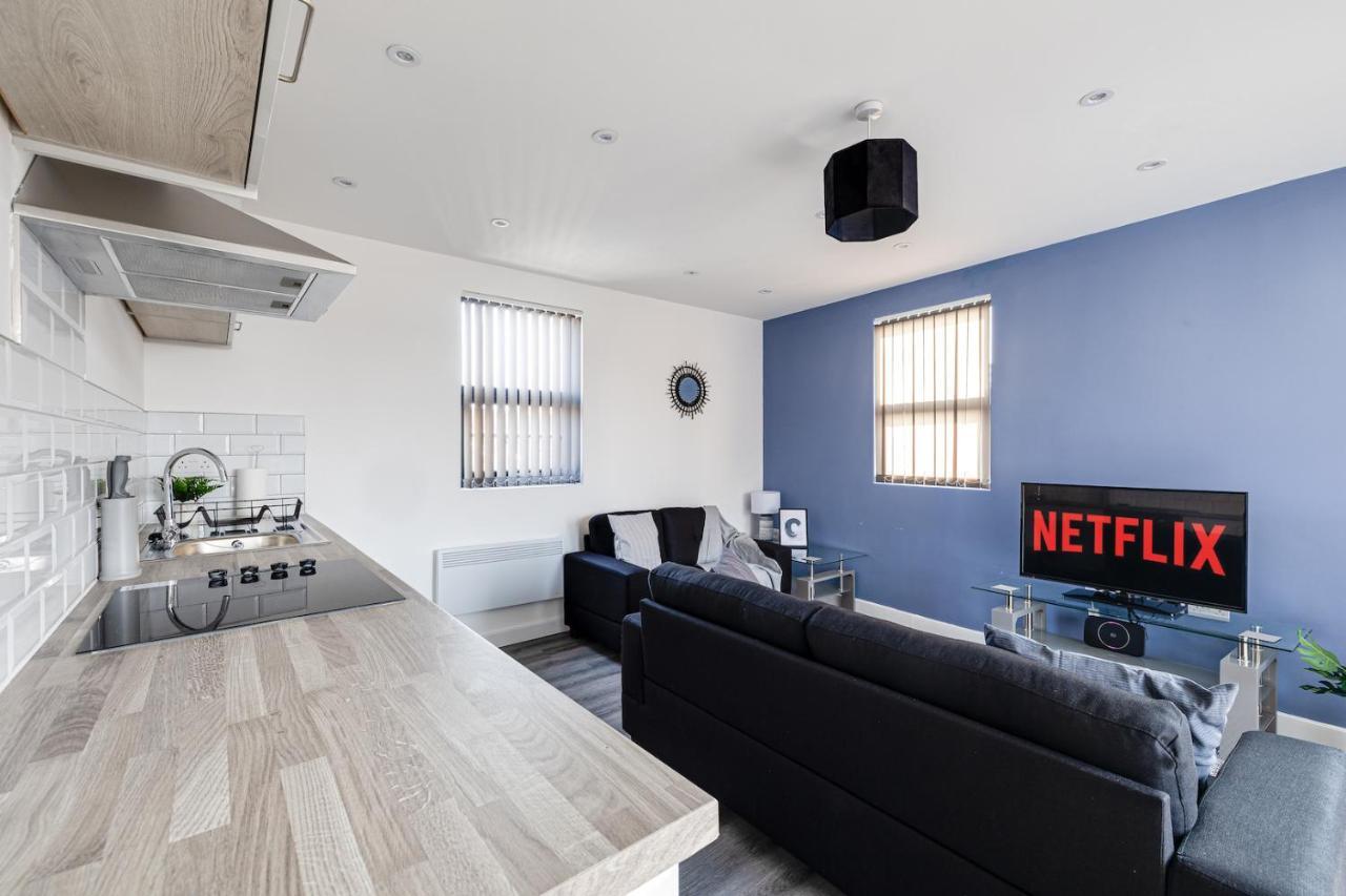 Top Floor Apartment With Private Balcony In Stockport Centre By Hass Haus Buitenkant foto