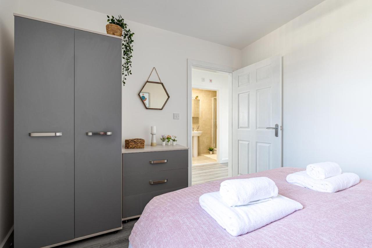 Top Floor Apartment With Private Balcony In Stockport Centre By Hass Haus Buitenkant foto