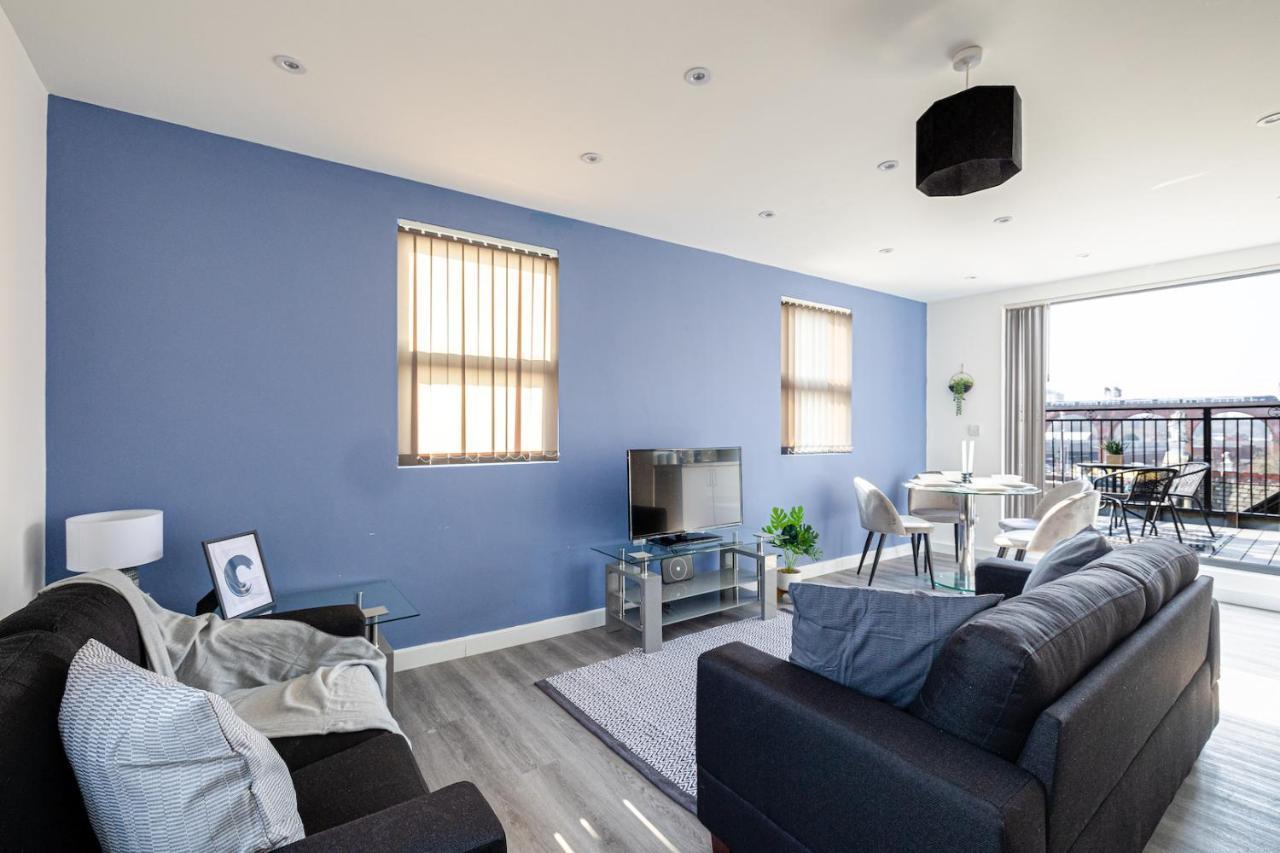 Top Floor Apartment With Private Balcony In Stockport Centre By Hass Haus Buitenkant foto