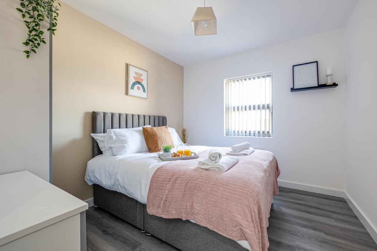 Top Floor Apartment With Private Balcony In Stockport Centre By Hass Haus Buitenkant foto