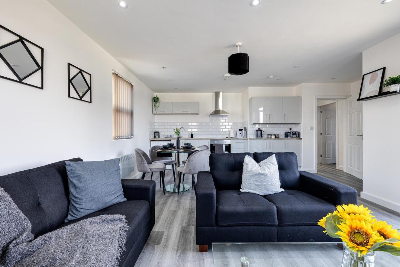 Top Floor Apartment With Private Balcony In Stockport Centre By Hass Haus Buitenkant foto