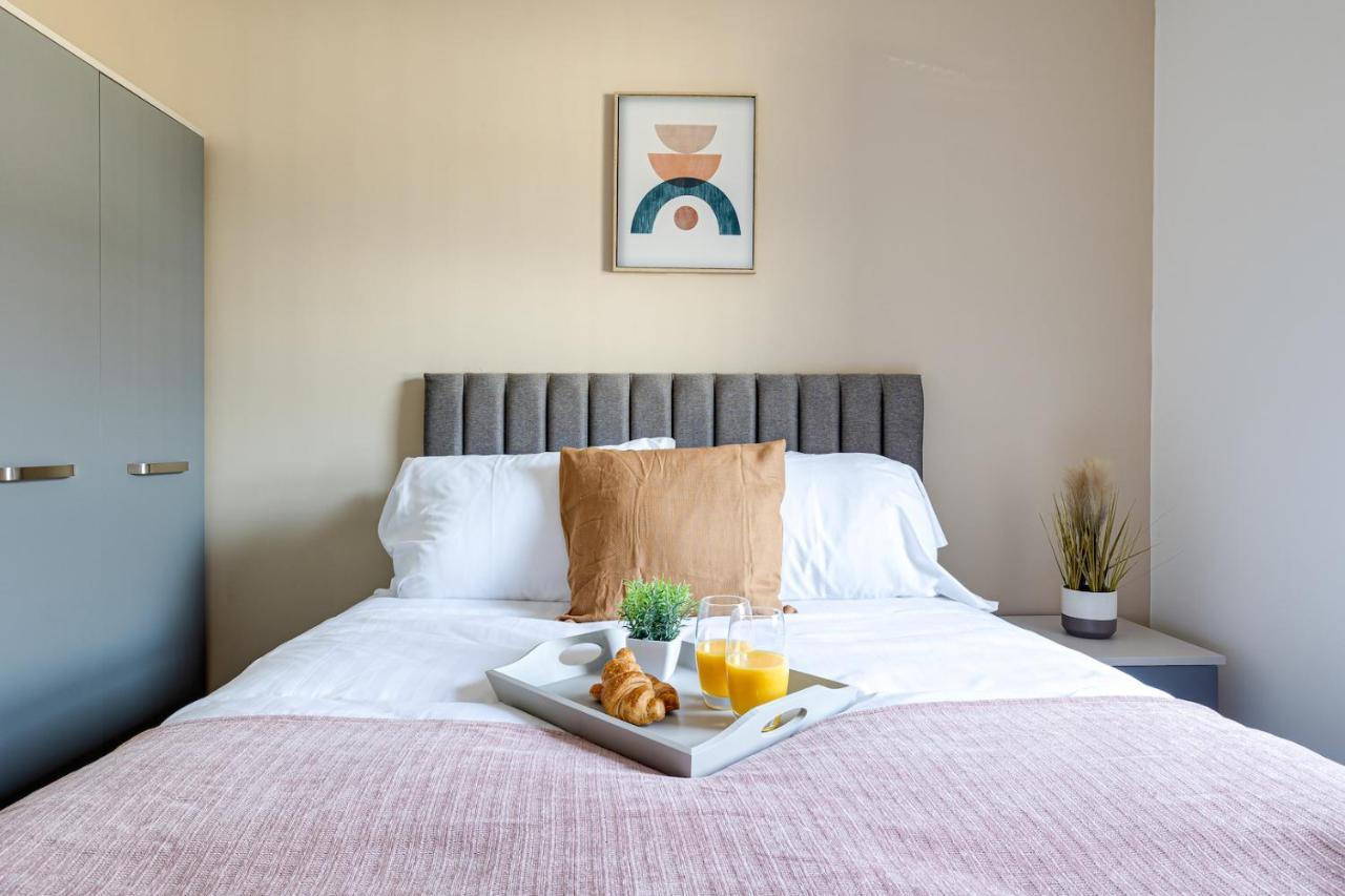 Top Floor Apartment With Private Balcony In Stockport Centre By Hass Haus Buitenkant foto