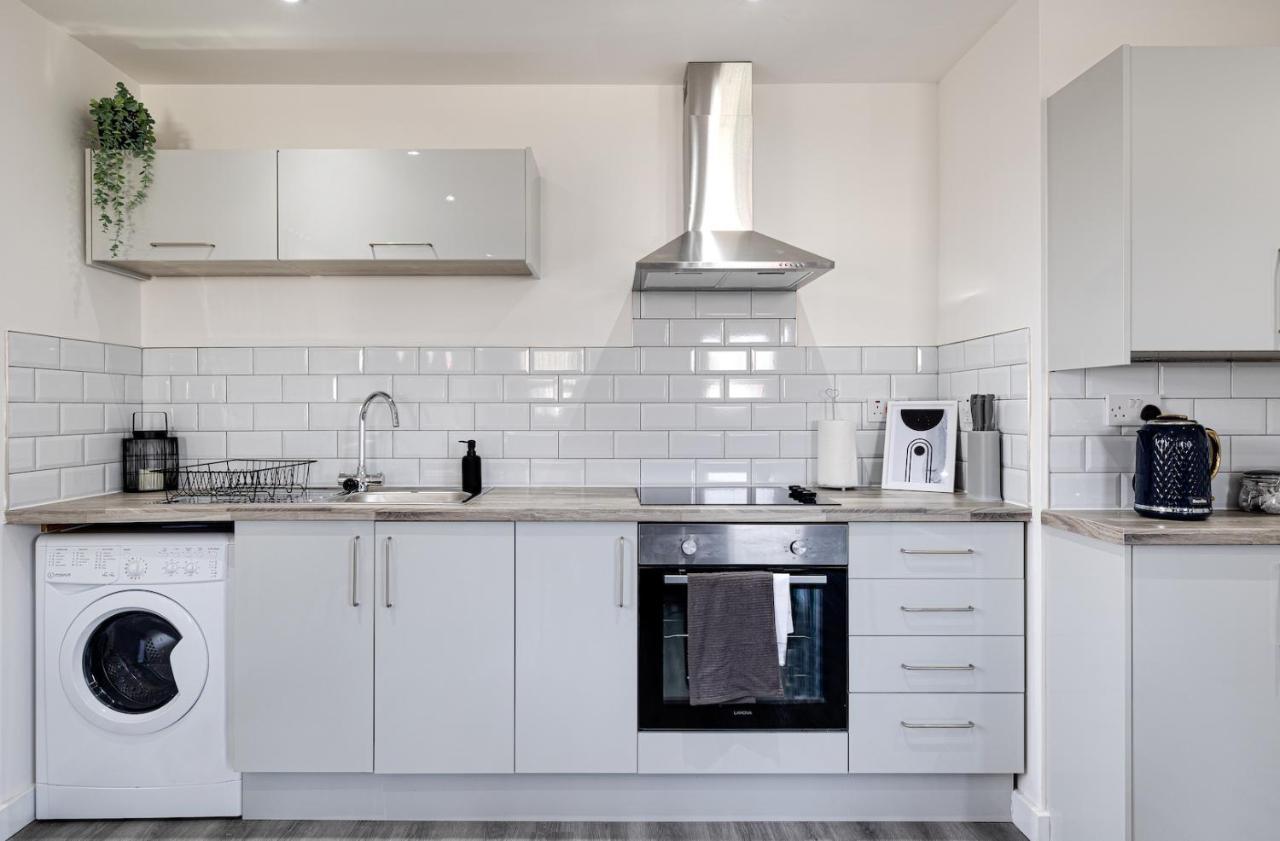Top Floor Apartment With Private Balcony In Stockport Centre By Hass Haus Buitenkant foto