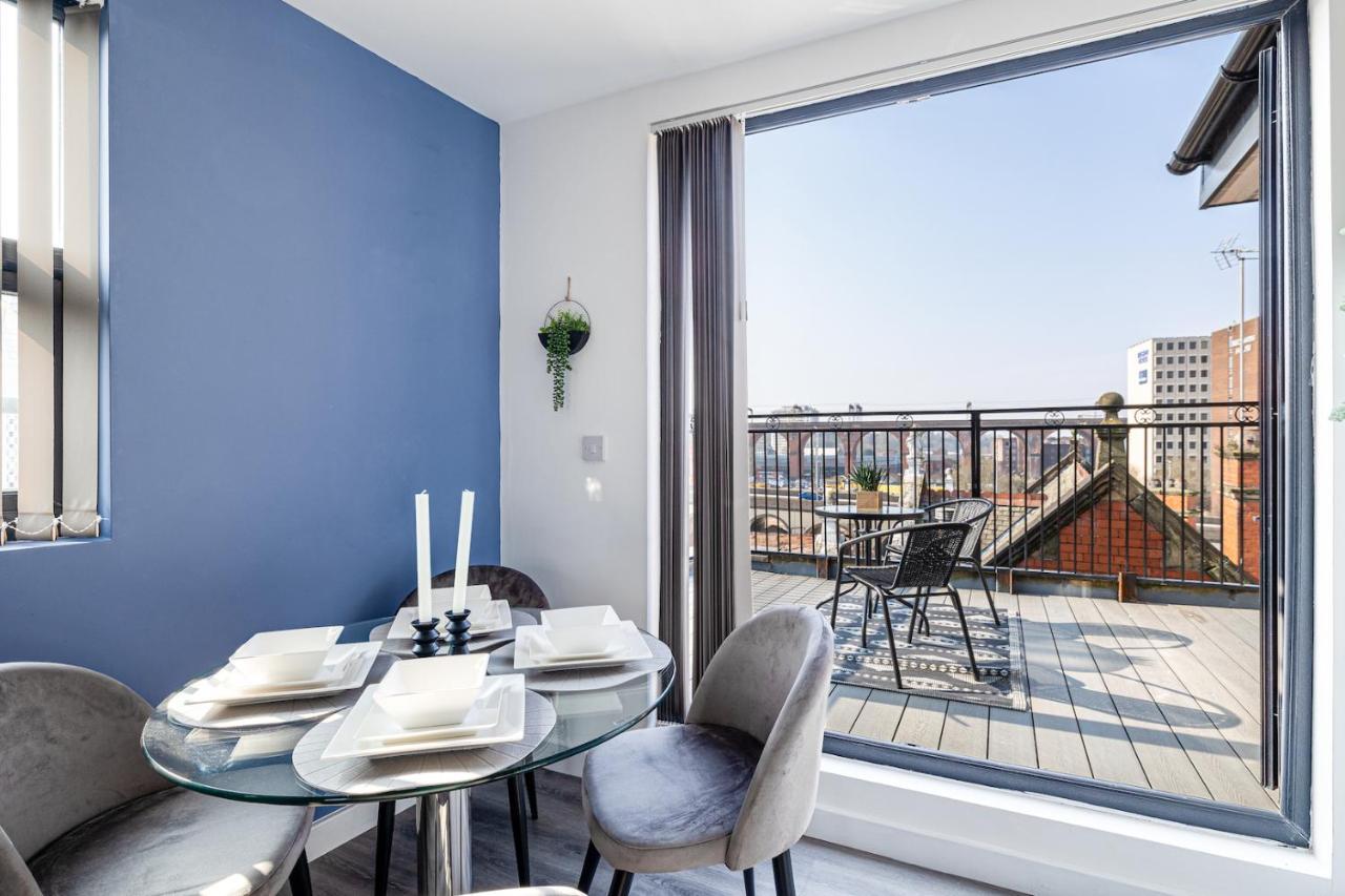 Top Floor Apartment With Private Balcony In Stockport Centre By Hass Haus Buitenkant foto