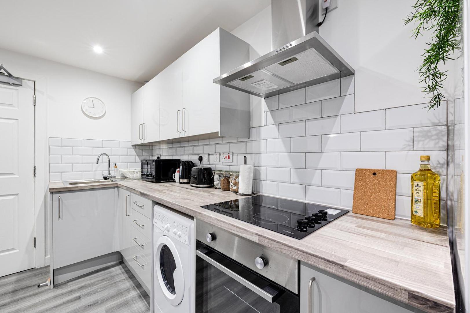 Top Floor Apartment With Private Balcony In Stockport Centre By Hass Haus Buitenkant foto