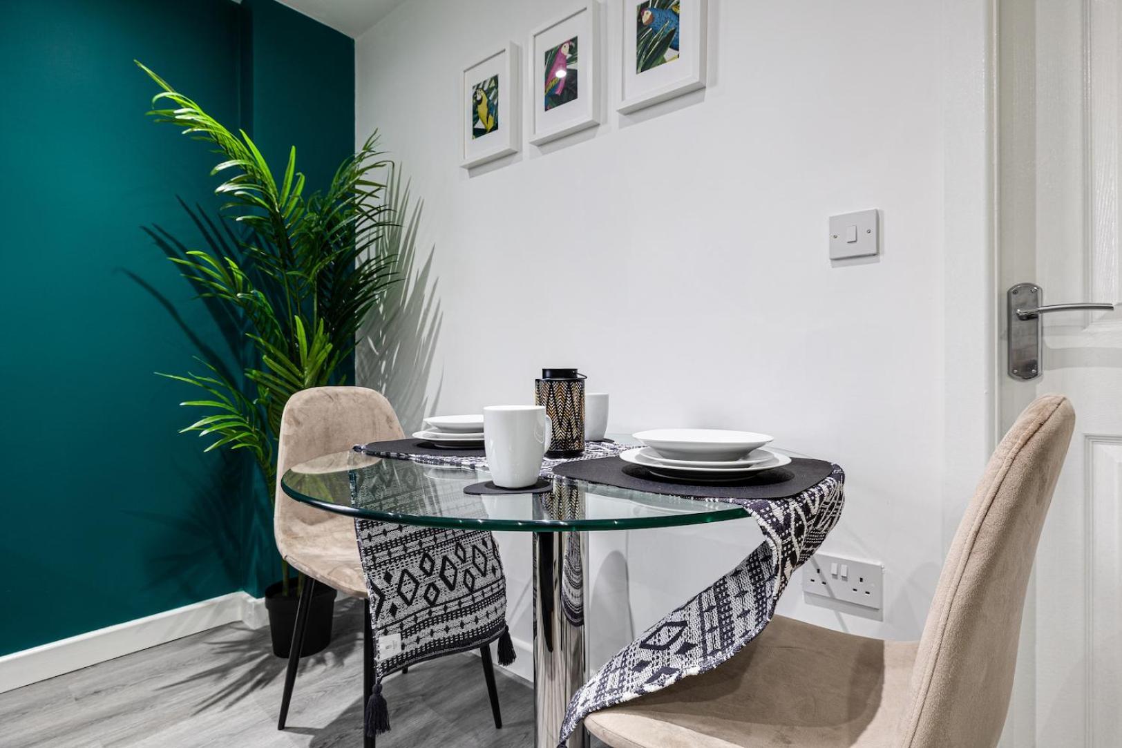 Top Floor Apartment With Private Balcony In Stockport Centre By Hass Haus Buitenkant foto