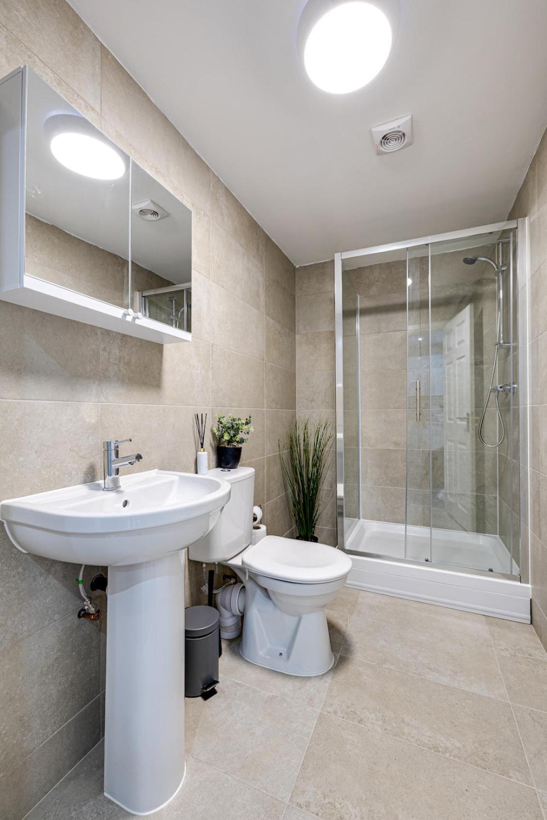 Top Floor Apartment With Private Balcony In Stockport Centre By Hass Haus Buitenkant foto
